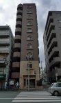 P1040665-tokyo-apartment-building-thin-and-tall.jpg